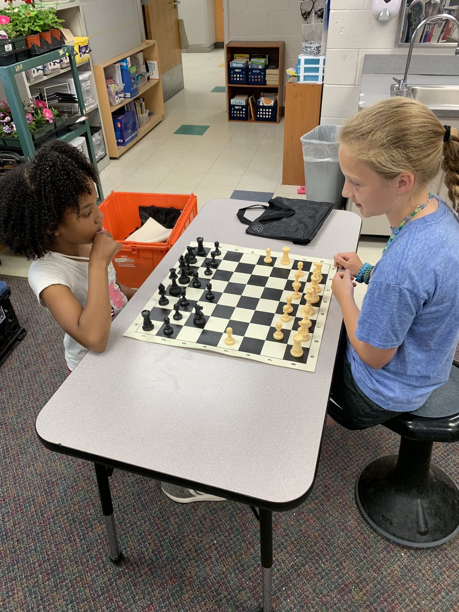mrshoehing3's tweet image. Room 15 annual Chess Tournament! Who will the winner be? Brackets are all set! #multigraders @VioletAllStars #MyLSPS #ateachersimpact