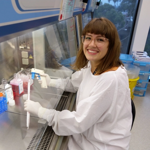Tess (<a href="/ScientistTess/">Tessa Campbell</a>) studies children born with defects in their immune system. She is a #firstgen PhD &amp; the only one in her family to study #science. In her own words " ... I haven’t known what to expect for a lot of my science career." 👉🏾  bit.ly/2F1ahHE