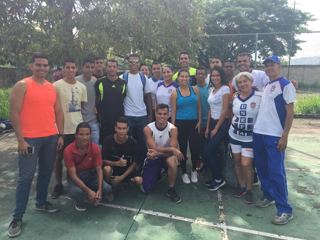 ceppunefacagua's tweet photo. Juegos institucionales con la Universidad Central.#Unefa #UniversidadCentral @Nucleo_Aragua @UnefaVrrCentral @unefa_ve https://t.co/K3cRVKsgHX