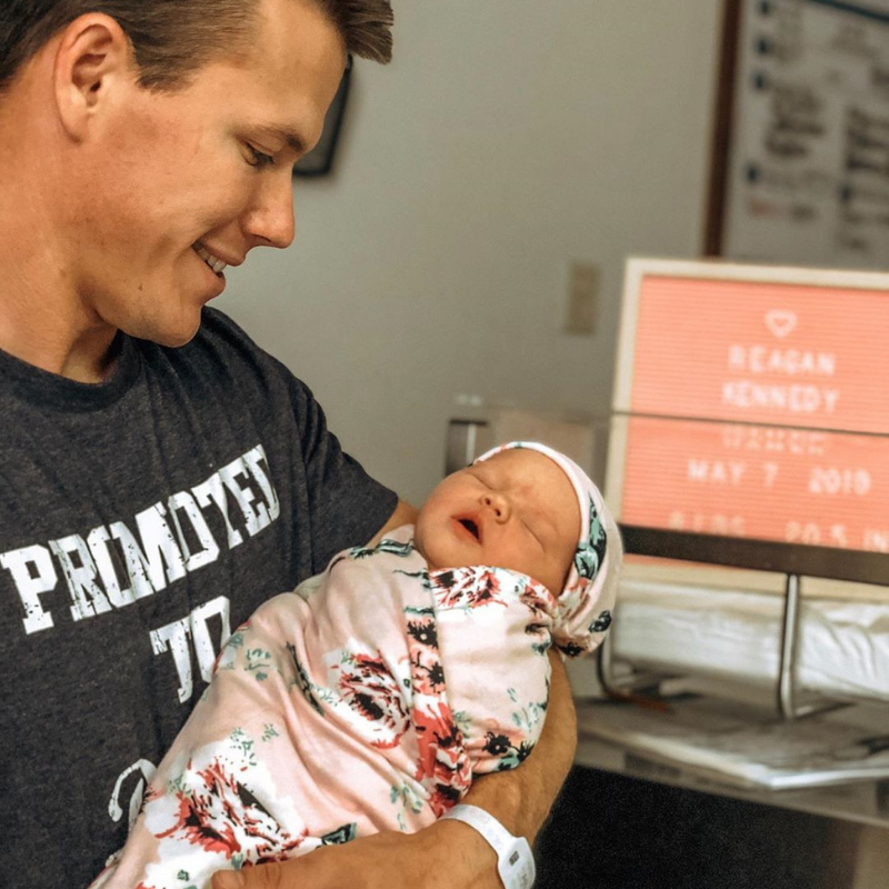 MotherhoodMat's tweet photo. That special moment when you get promoted to Daddy! Happy Fatherβs Day! ππ https://t.co/BHM5nSuwBv
πΈ: @wade_hamer
#motherhood #fatherhood #fathersday #promotedtodaddy https://t.co/82a2UOyojt