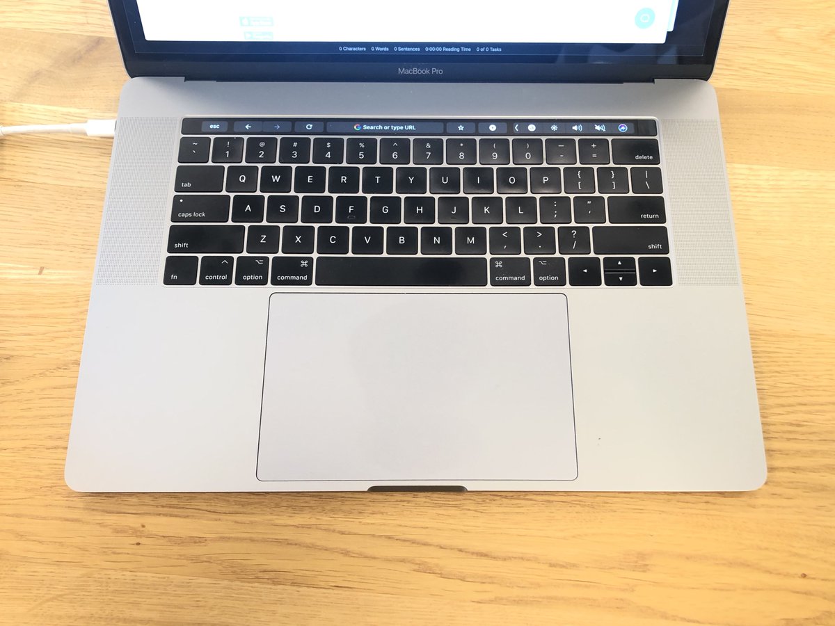 _5_'s tweet image. Impressed by the macbook 15 inch. Not many laptops have a decent speaker with portability. For the size they sound nice! I&apos;ve been afraid that with all the compressed/streamed music, audio quality everywhere was on a steady decline... 
#macbookpro15 #speakers