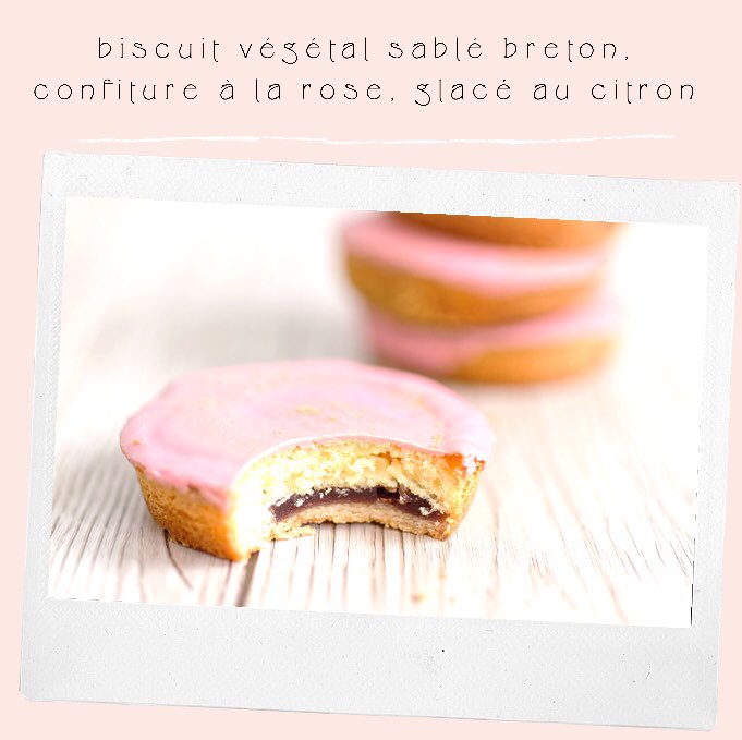 🌿 #naoinspirationsvegetales #biscuitspersonnalisés #biscuits #plantbasedcookies #sablés #shortbreads #consciousbaking #baking #instabaker #simplepleasure #flashesofdelights #theheartofslowliving #welovegreen #bio #handmade #sansoeuf #sanslactose #thonon #evian #geneva #lausanne
