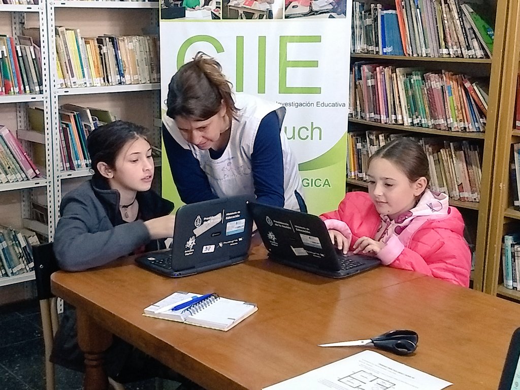 ciierauch's tweet photo. Hoy en #CIIE las Escuelas Primarias N°6 Cuartel XI de la  localidad de Miranda y N° 38 Cuartel XI Paraje San Alberto #Rauch trabajando en sus proyectos #TIC con el acompañamiento de Insp. Ed. Física @danielacastets @jef_rauch @CEscolarRauch @MuniRauch @maxisuescun @VicZorraquin https://t.co/yBhFaeYObB