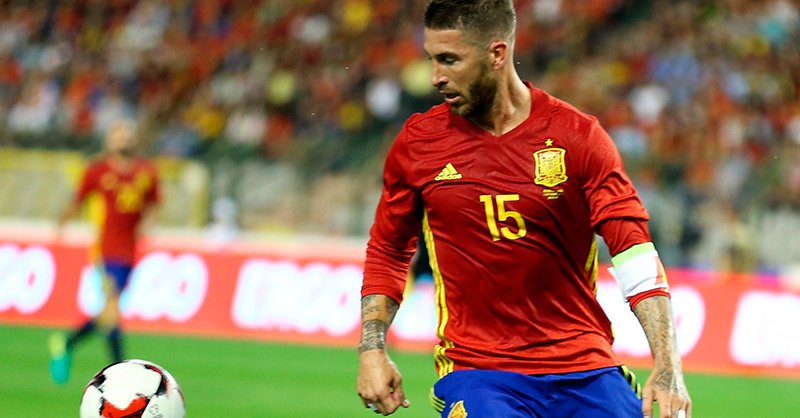 bwin_es's tweet photo. 🇪🇸España v Suecia🇸🇪
⏱️20.45🏟️Santiago Bernabéu

👌La #SelecciónEspañola busca su cuarta victoria consecutiva, para liderar con 12 puntos.

😱¿Conseguirá Sergio Ramos su victoria 123 con La Roja? 

#EspañaSuecia | #SEFutbol https://t.co/NB3FR78Cb4