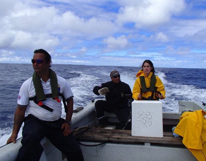 esmoi_ucn's tweet photo. #ESMOI // #COMPARTE 

🙌 Tod@s invitados a leer la entrevista a Maria Valladares (UCN-ESMOI) y Maibe Hermoso (@oceaneyeschile - ESMOI) en la iniciativa #MujeresdeMar 🙋‍♀️🙇‍♀️👩‍🔬🌊🌎🐟🐬🐳🐧 de la @fmaryciencia // 

Lee más en ➡️ https://t.co/nyDbMi0QJu // https://t.co/kpbeykuXJE