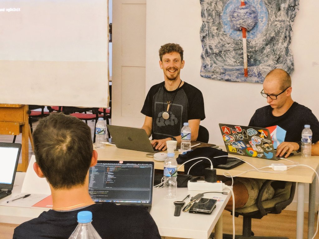angularinFF's tweet photo. This is what the happy developer @elmd_ looks like 10 minutes before we go for the first πββοΈ class!
#AngularLasPalmas #Angular https://t.co/ezNqMwb7CC