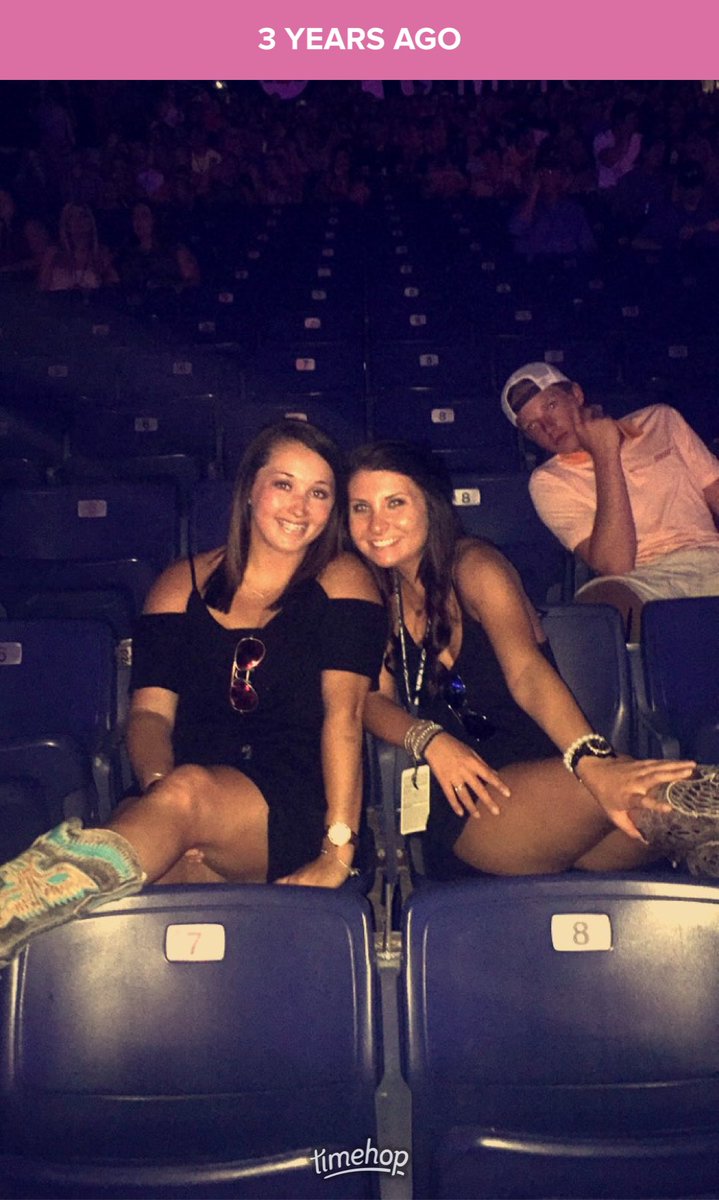 bailey_runnels's tweet photo. Miss you! ⁦@swanson_tayler⁩ https://t.co/0rmiAJnNzf