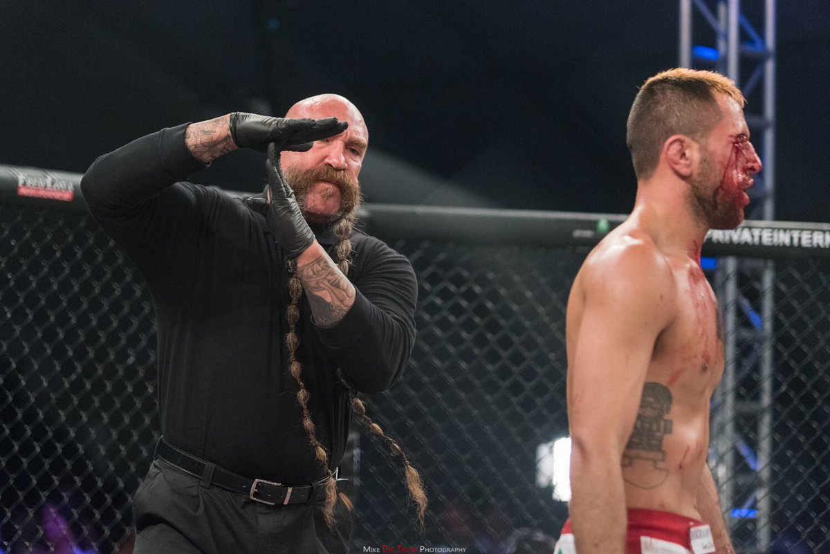 TheTruthJackson's tweet photo. Had a great time hanging out in #California. Met some new people, and so many #Friday references... Check out my favorite shots from #LFA69... @LFAfighting @AXSTVFights
https://t.co/1q76KTrrSR https://t.co/m4kYqOdikC