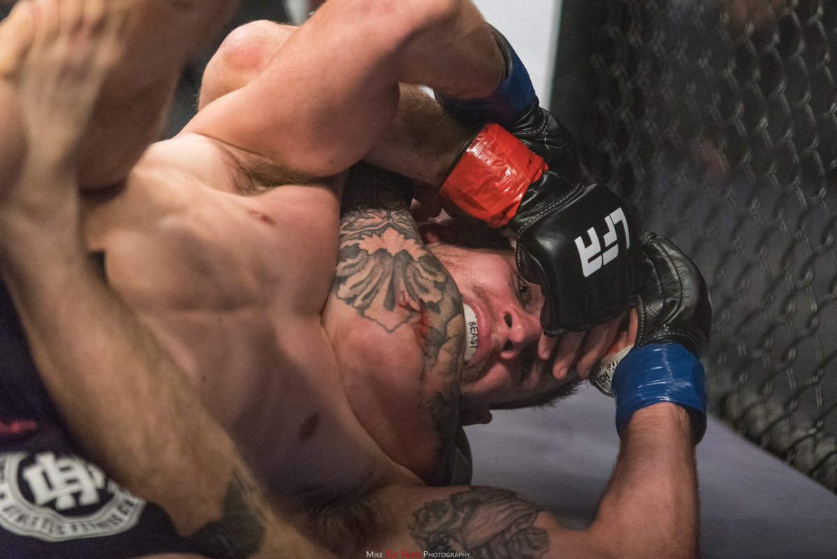TheTruthJackson's tweet photo. Had a great time hanging out in #California. Met some new people, and so many #Friday references... Check out my favorite shots from #LFA69... @LFAfighting @AXSTVFights
https://t.co/1q76KTrrSR https://t.co/m4kYqOdikC