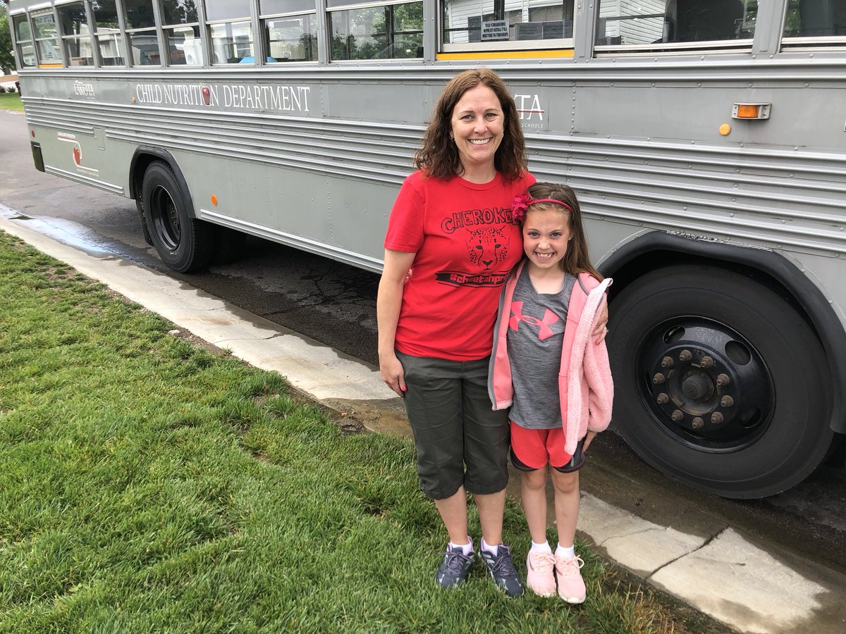 ElemTechTeach1's tweet photo. My daughter and I enjoyed seeing some Cherokee Cheetahs at the summer lunch program today! #CheetahPride #WeAreLakota https://t.co/euQBYBZZCS