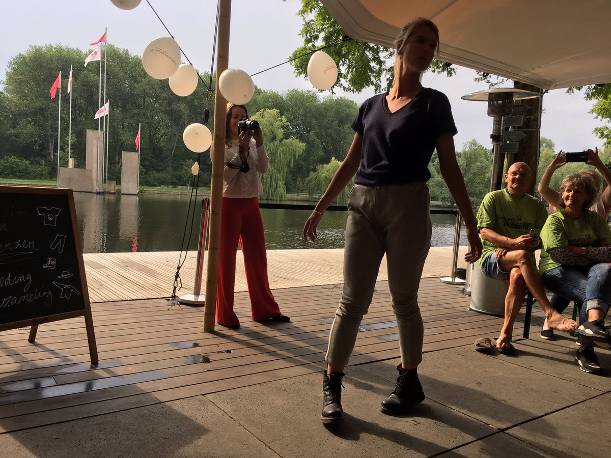 estherbouw's tweet photo. Modeshow met kleding van #Afriek #Neworiginals #yunit voor het goede doel #zendingzondergrenzen door studenten #leisure & #events @inholland #tegenkledingverspilling #samenmakenwehetverschil @Strandzuid https://t.co/m2bV3KxolB