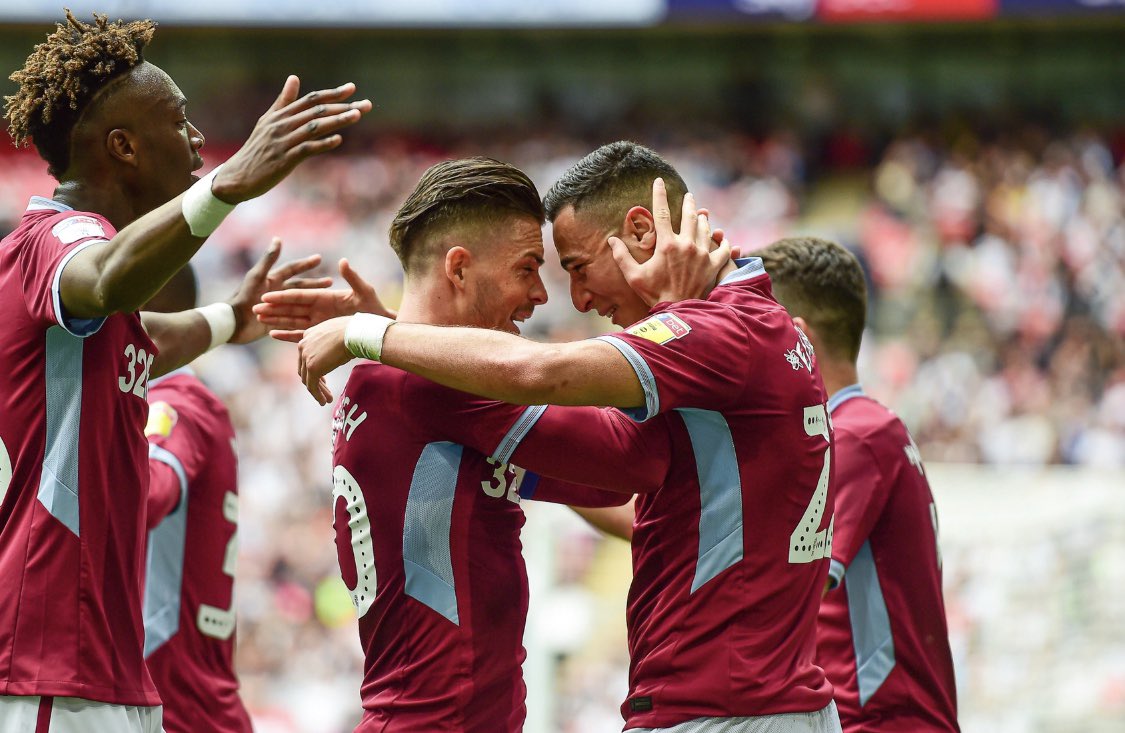 Welcome back @AElGhazi7 this time.. on a permanent 😁❤️💪🏻⚽️ #AVFC