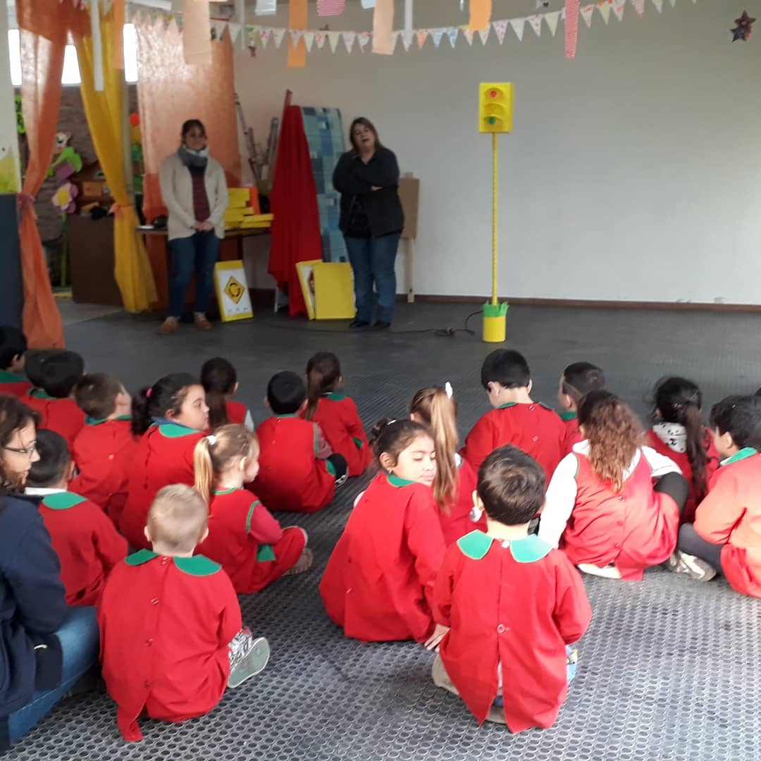 LlambiDe's tweet photo. Compartimos las imágenes de la jornada que realizó la Comuna de Llambi Campbell a través del Juzgado de Faltas con motivo de conmemorarse el DÍA MUNDIAL DE LA SEGURIDAD VIAL. https://t.co/HKxOJSioej