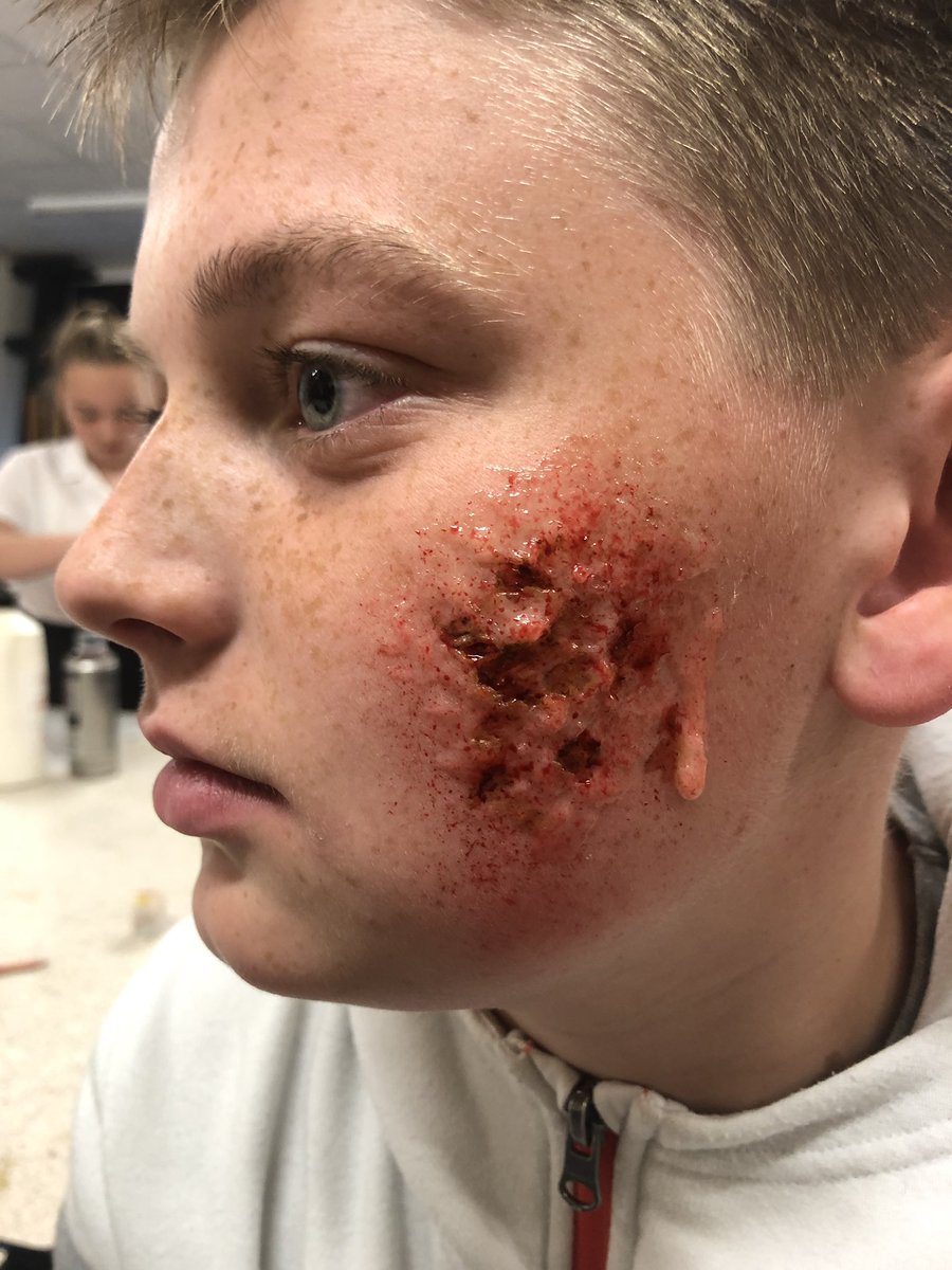 RAAArt2's tweet photo. Always clean the infected 🤢 more fun in the horror club this eve @RAASchoolGatton #horror https://t.co/iUszod7Jup