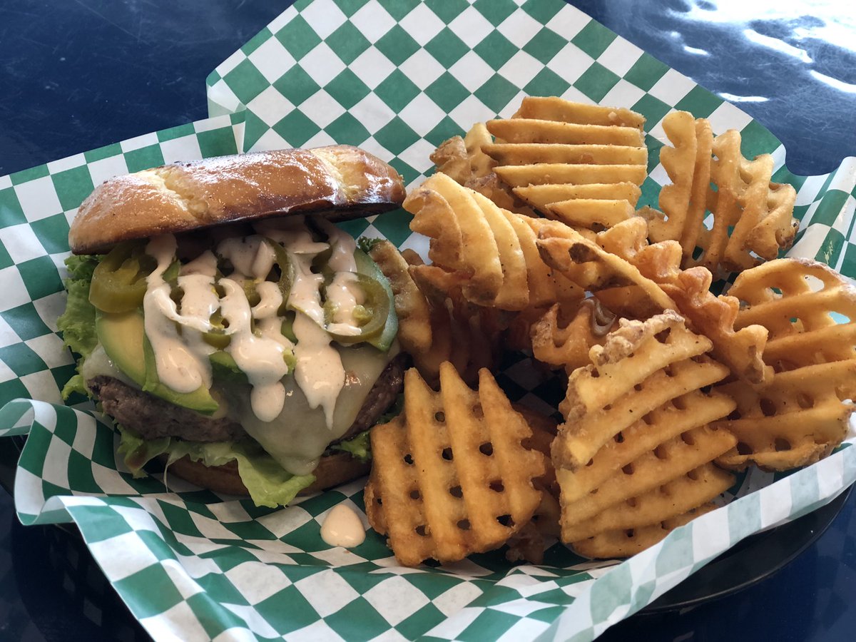 Happy Monday y’all! A new week means a new Burger! This week’s speciality burger is the Avocado Jalapeño! Our brisket blend topped with pepper jack, jalapeños, avocado, and Spare Sauce! Add a side of waffle fries, and don’t forget the pie! 😍🍔🥧🙌🏻