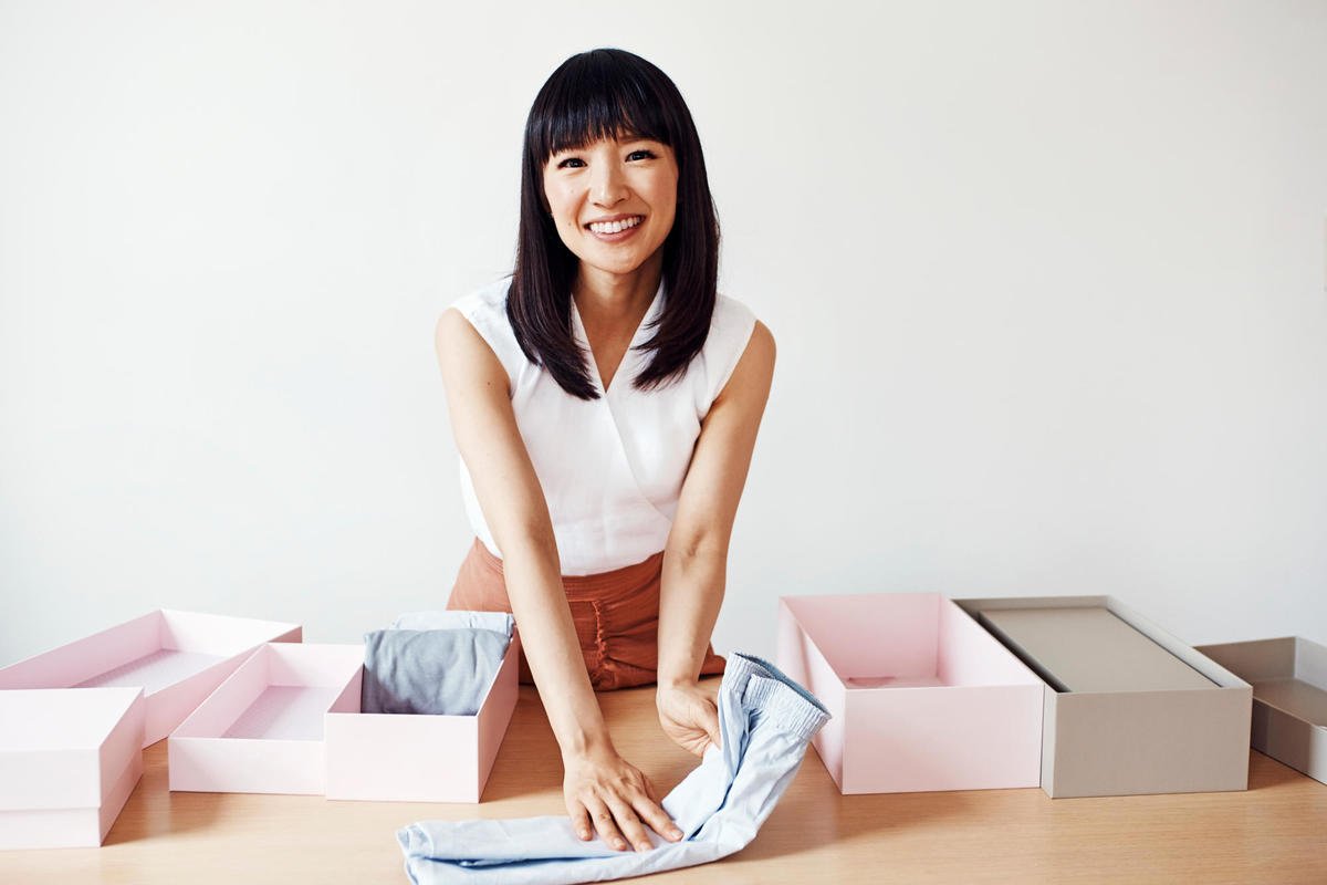 paulakania's tweet photo. If Marie Kondo came to my house she would: ___________________. https://t.co/ZX4tjJ7c6l