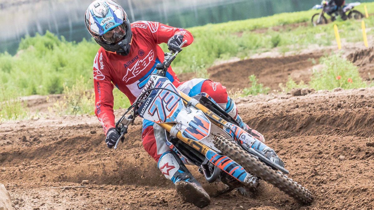 catarina93_73's tweet photo. The next best thing to have at #LaClua when I can’t be there, is one of my favorite guys ⤵️
@FotoJoel_Molina 📸😉
Thank you my friend!!!
#Mx @alexmarquez73 #Mx https://t.co/qpA3t97QuE