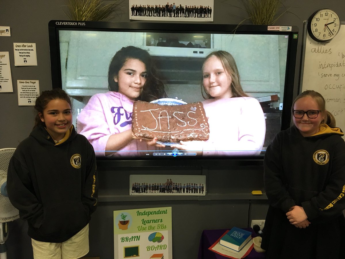 SCOS_Lupita's tweet photo. Emer &amp; Carolina teamed up for their JASS presentation! They filmed their time baking a cake which made us all very hungry! We were so impressed not just with their baking skills but also their editing of their video! Well done!  #JASSPresentations https://t.co/EvBqMHsB3A