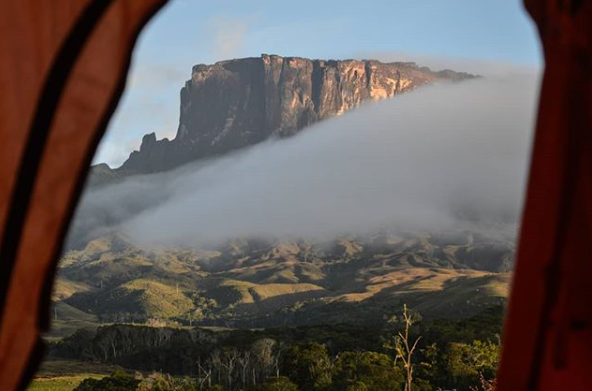 RUTAS_4WD's tweet photo. Una habitación con esta vista... #Roraima y #Matawi #PNCanaima #Bolivar Foto: Michelle Placeres https://t.co/i346sJQYCR