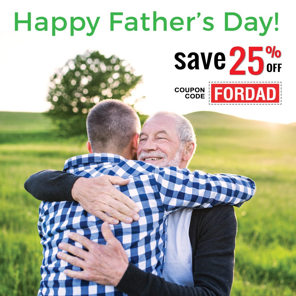 Уважение пожилых людей. Отец. Отец и взрослый сын. Посидим с отцом. Дедушка и парень.