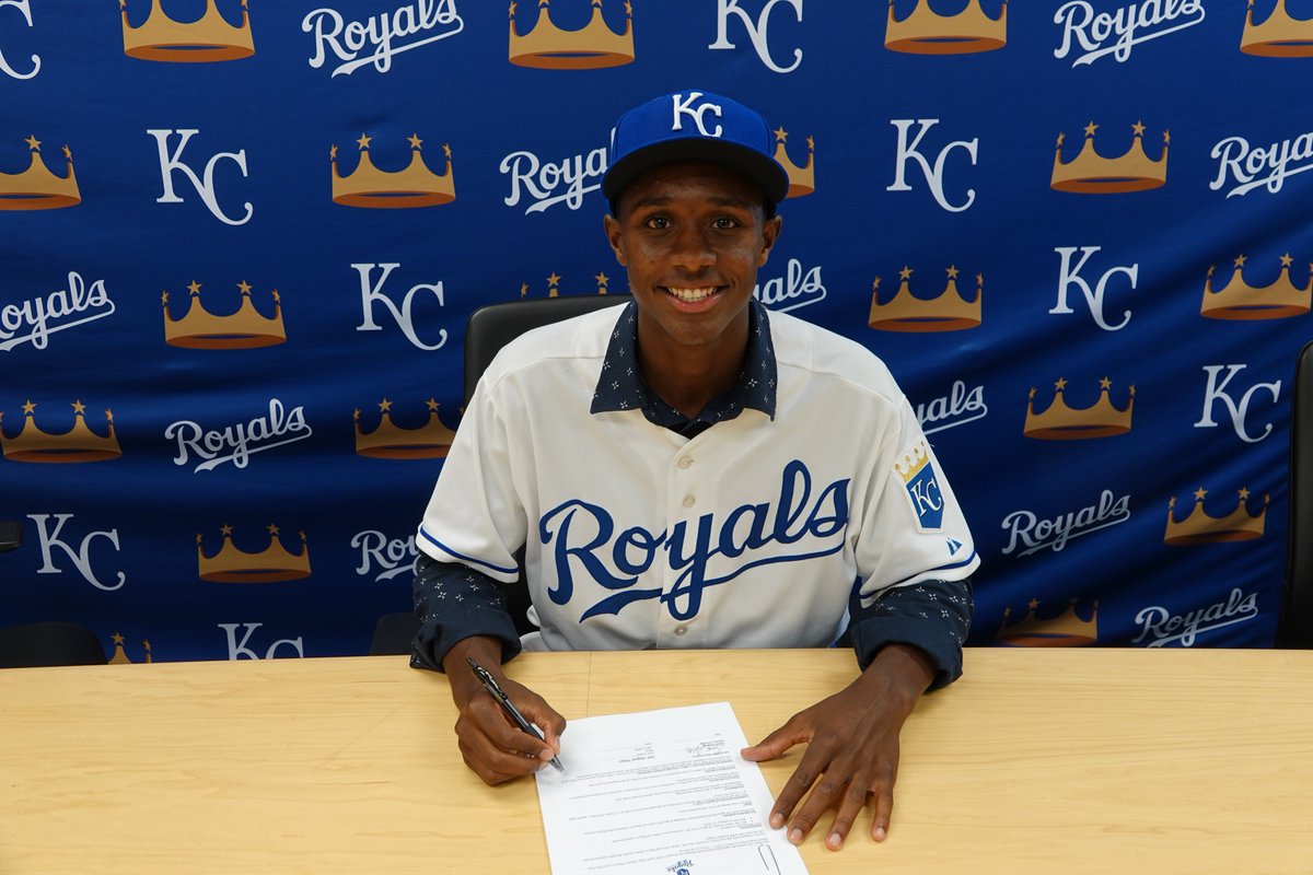 KCRoyalsPD's tweet photo. Welcome @TylerTolbert12 to the Kansas City Royals! #AlwaysRoyal https://t.co/aCLXqmtxNu