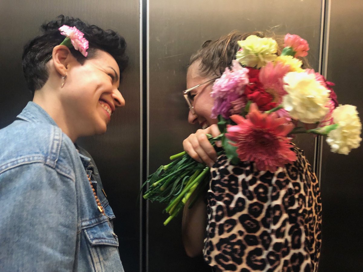 FluentMundo's tweet photo. tfw ⁦@denicefrohman⁩ &amp; i give the ppl what they want on the holiest of days 🇵🇷&amp;🏳️‍🌈 #promkings #cantomundo2019 https://t.co/YFrLlaTraG