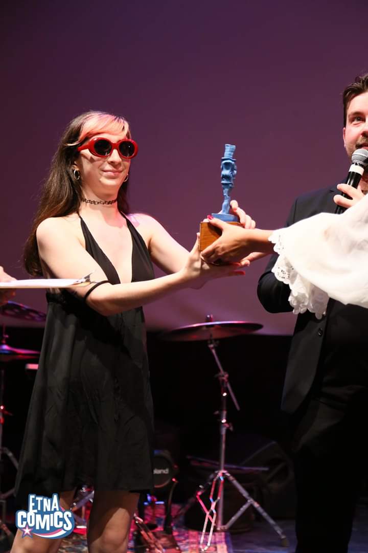AlexDiNocera's tweet photo. Da direttore del #PremioCoco, ringrazio infinitamente il mio amico @titofaraci e @feltrinellied per aver permesso ai loro autori di ricevere il riconoscimento. #PostPink: Miglior Libro (ha ritirato @josignorelli_ per Elisabetta Sedda), @wertherscut: Miglior disegnatore italiano. https://t.co/FTDNmemAJh