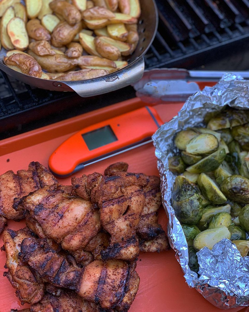 Way to start off the week with @jaeandtrae ✌️
.
Dinner is served! Cooked up some <a href="/caribeque/">Caribeque</a> signature chicken, lemon garlic sprouts, and some taters! Love grilling with daylight and not in the dark.