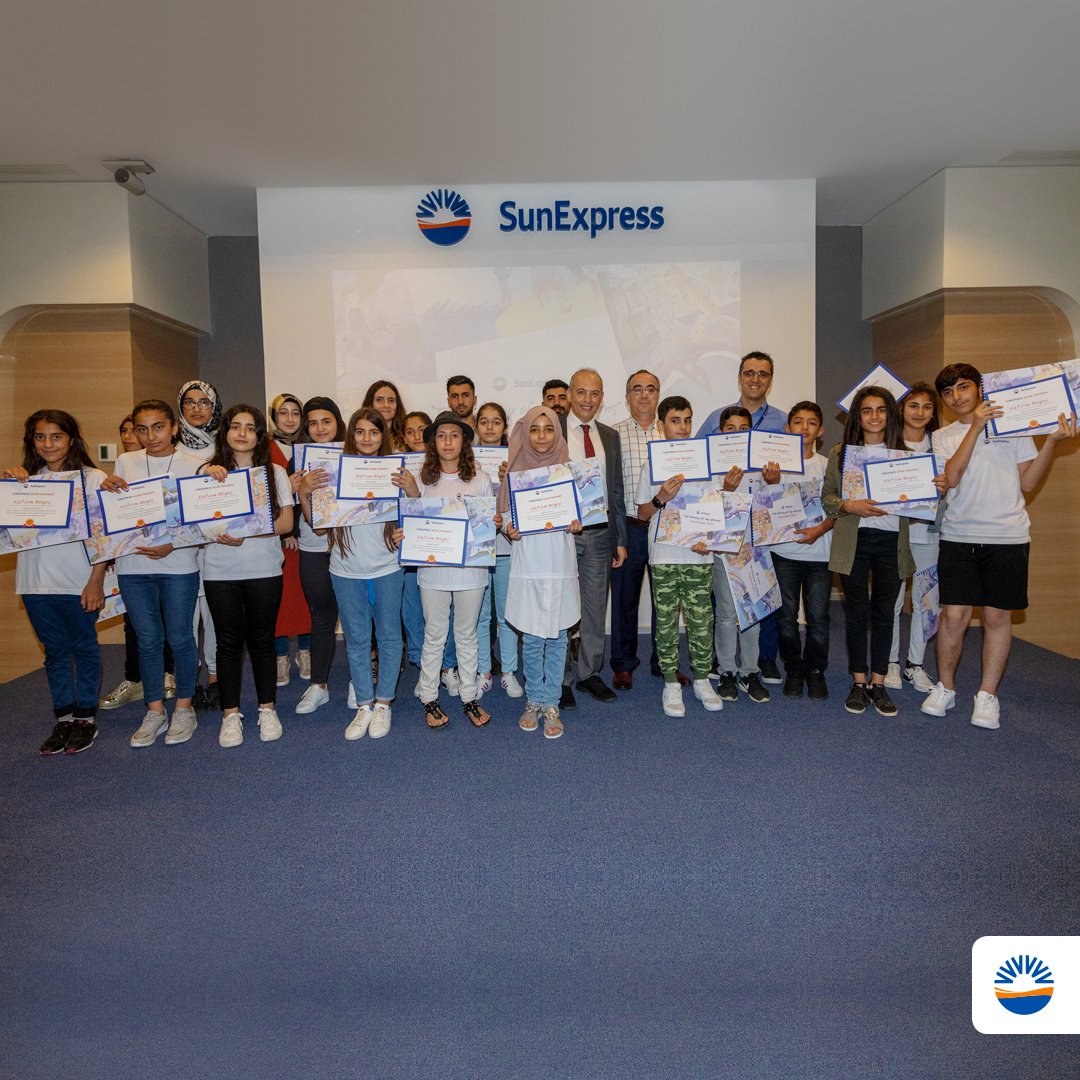 SunExpress's tweet photo. #FunExpress kurumsal sosyal sorumluluk projemiz kapsamında, Diyarbakır’ın 17 ilçesindeki okullarda "Benim Tatilim" temalı resim yarışması düzenledik. Yarışmada dört günlük Antalya tatiline hak kazanan 17 çocuğumuza keyifli bir tatil dileriz.
#SosyalSorumluluk #SunExpress https://t.co/rTsGyh1Ykq