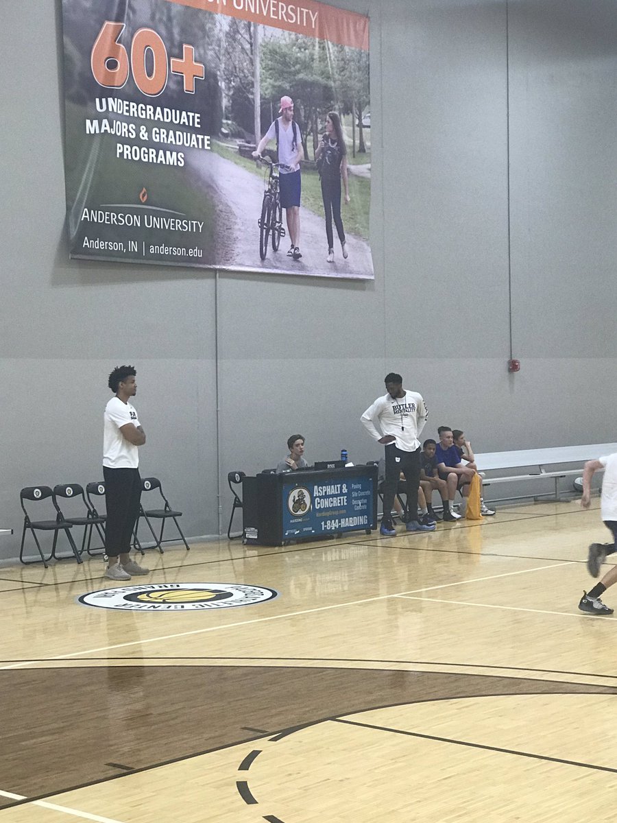 LaVall_Jordan's tweet photo. Week #2 off camp is off to a good start! Seems to be a very energetic group of campers that are eager to learn.  Looking forward to a great week! #LJBC #GoDawgs https://t.co/sGqo8fnMSF