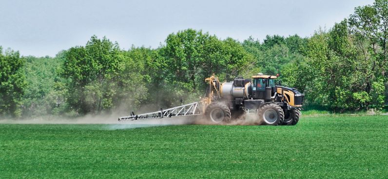 LouiseCarduner's tweet photo. "A dream doesn't become reality through magic; it takes sweat, determination and hard work." Colin Powell
#Treherne #spray19 #grow19 #MbAG #FLInTheField #FarmLink19 https://t.co/SkVf9lVei7
