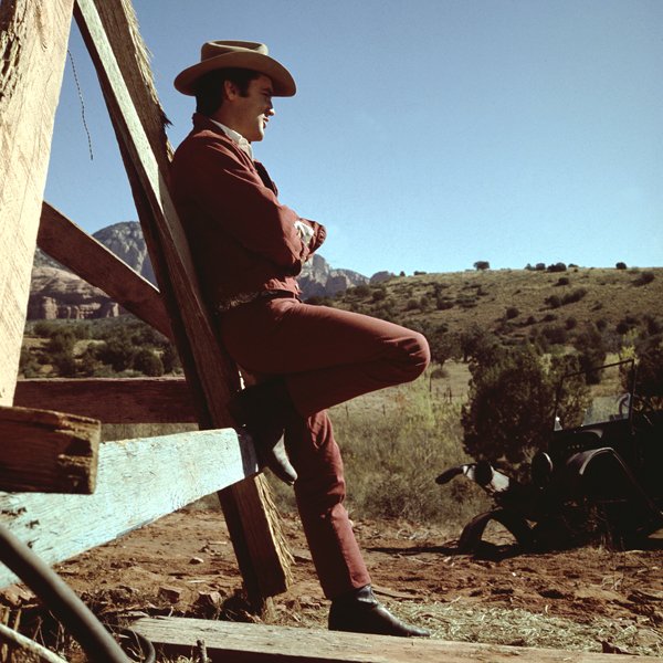 ElvisPresley's tweet photo. “Just keep cool.” -#Elvis #TheKing https://t.co/VI6KOQKNYs