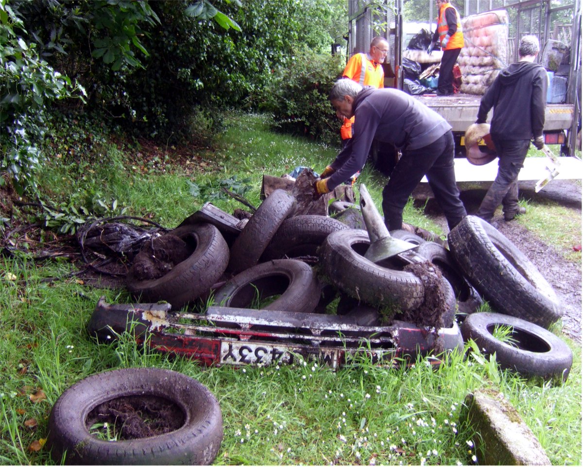 CllrDickCole's tweet photo. Massive thank you to @colum456 (Cornwall Rural Community Council) and volunteers from the “Cornwall Council Employee Volunteering Scheme” who helped with clearing “historic” fly-tipping down the Kelliers today, and the guys from Biffa who picked up the rubbish. https://t.co/uRSha2YD6k