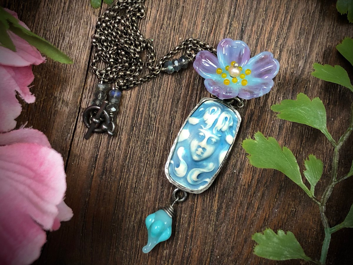 AllegoryGallery's tweet photo. Check out some of the beautiful items by Kelly Russell that we currently have in store! And, don't forget to listen to Kelly's podcast episode by hitting up any of the links on the Podcast section of our website!
#kellyrussell #polymerclay #polymer #beads #beading #pmc https://t.co/FBayBmCiWw