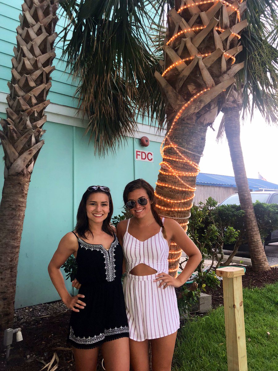 sydney_graffice's tweet photo. Happy 17th Birthday @Laurengraffice !! I’m so happy I get to call you family, love you lots and hope your day is perfect!🥳💗 https://t.co/mGjyIFwSHc