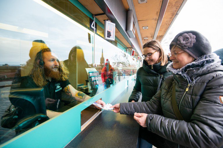 welovehistory's tweet image. Today's the start of #CarersWeek.

#DYK that carers get into our sites for free when accompanying the person they care for? 

Check out our #AccessGuide for info on the accessibility of our properties ow.ly/3d9j50uAyvJ