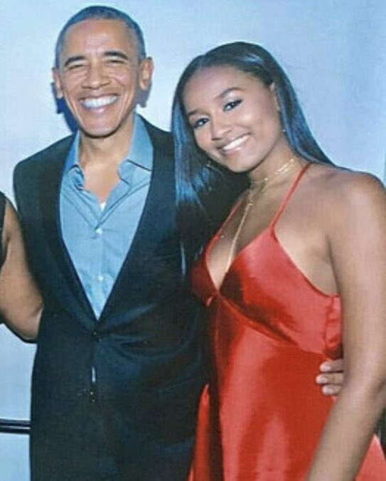 mefeater's tweet photo. Happy 18th Birthday to Sasha Obama 💕 https://t.co/jvOAdhTj6n