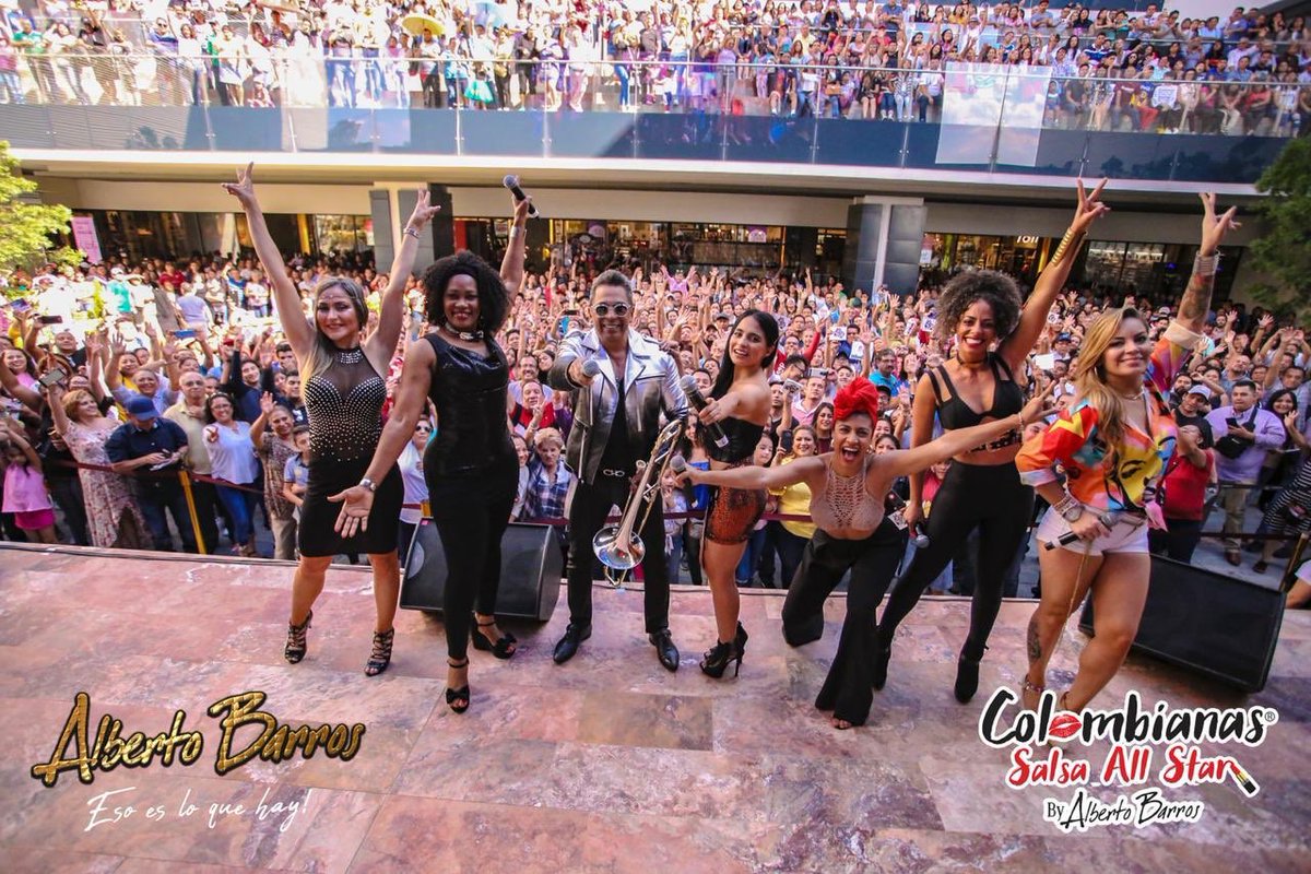 albertobarrosof's tweet image. Sold out! Gracias #Cosmopol pasamos una tarde espectacular. Continuamos con esta gira  junto a @colombianas_salsa_all_star  #Medios #Gira #firmadeautografos 👏🏽🇲🇽