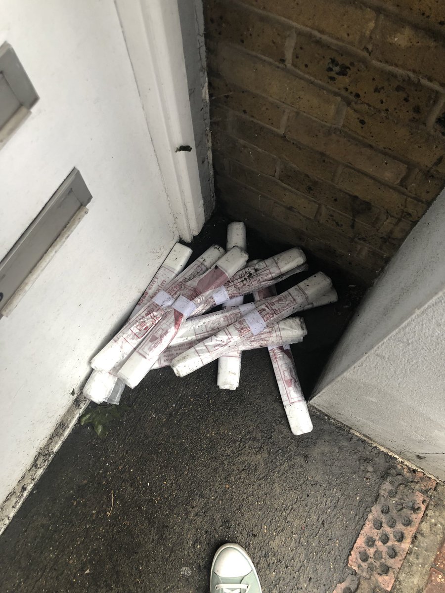 chantsibelle's tweet photo. @TowerHamletsNow thanks to whoever delivered our recycling bags today for leaving them in a muddy pile next to the letter boxes 🙄 https://t.co/uGnAT8S7IV