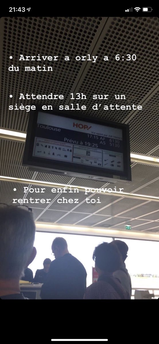 frisbee_startup's tweet photo. Spotted 👀 
Quand même les hôtesses de l’air d’Air France pourraient bien trouver Frisbee utile..😁 •••
#travelers #airport #startup #mobileapp #travel https://t.co/9ERt00F2Ep