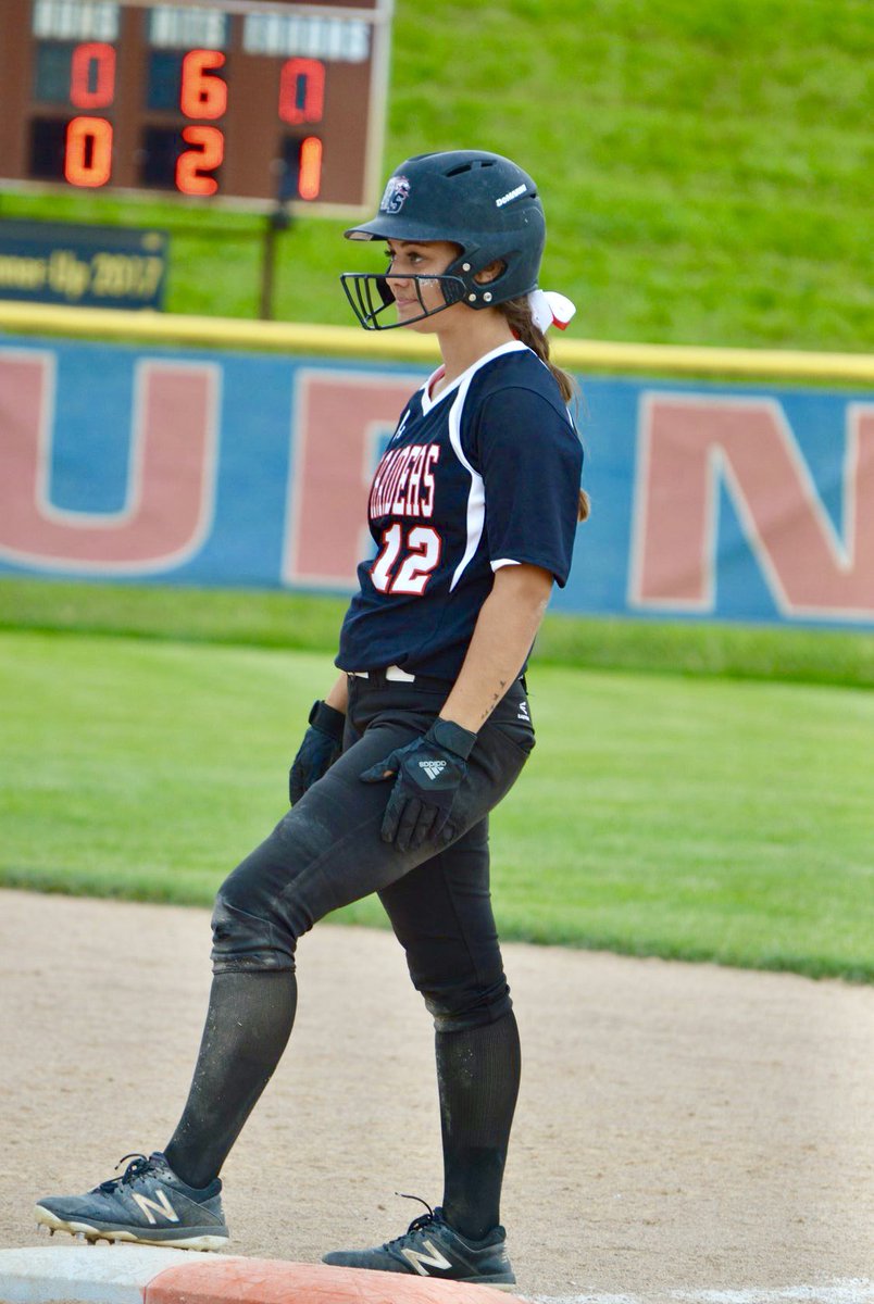 kendrajmitchell's tweet image. Thank you @HuntleySoftball for giving me the best 4 years of my life. This was an unforgettable ride that I will remember for a lifetime. I am so lucky &amp;amp; blessed to have been able to experience this with 16 other girls who now are my best friends ♥️ #WhyNotUs