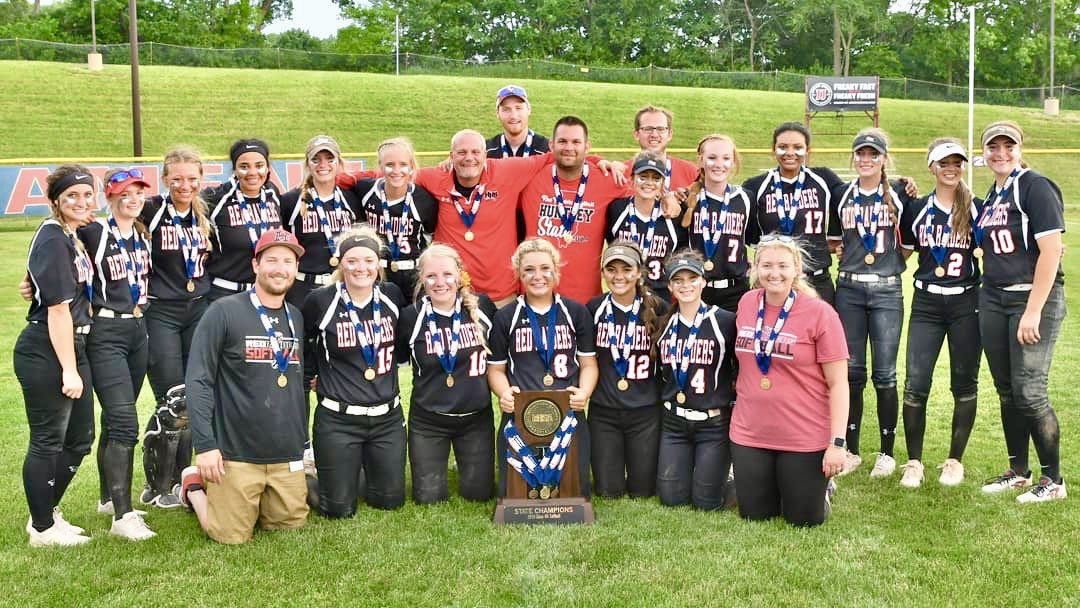 kendrajmitchell's tweet image. Thank you @HuntleySoftball for giving me the best 4 years of my life. This was an unforgettable ride that I will remember for a lifetime. I am so lucky &amp;amp; blessed to have been able to experience this with 16 other girls who now are my best friends ♥️ #WhyNotUs