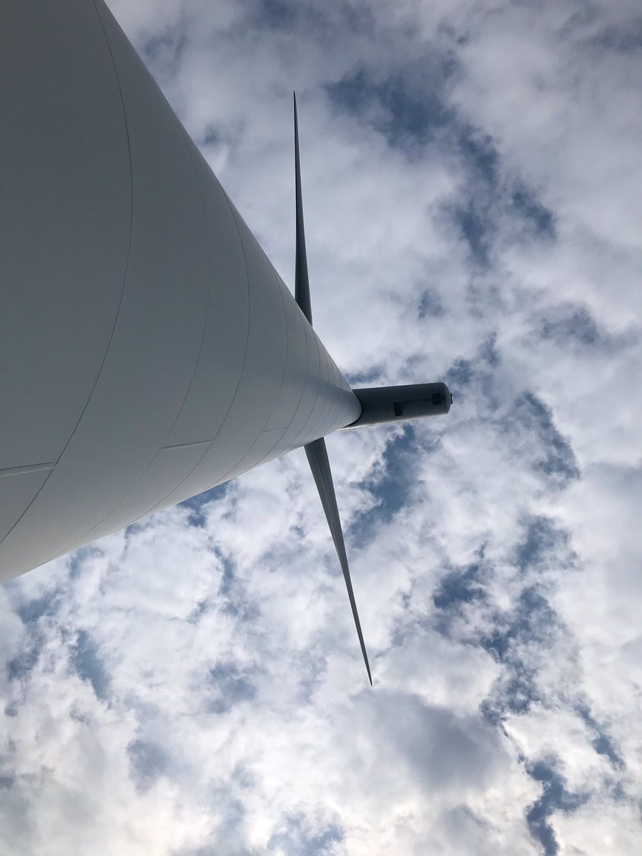 lukiccivana's tweet photo. What an experience 🤩 Today I climbed the iconic Copenhagen Middelgrunden offshore wind farm 🌬 Did you know that half of the turbines are owned by the local cooperative? 👩🏻‍🏭👨🏼‍🔧 you can read about it here ➡️ https://t.co/PXfBCXbdbF @Orsted https://t.co/Qx7BzmXh61