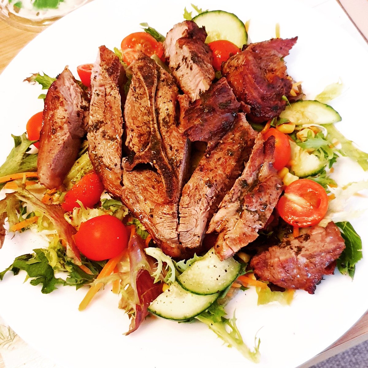 MYCoeliac's tweet image. Lamb shoulder kleftiko on a bed of salad. This was already marinated for us from the butchers @CoatesButchers and it was absolutely delicious!
#glutenfree #lambkleftiko
#glutenfreedinnerideas #HealthyFood #HealthyEating #glutenfreelamb #coeliacdisease  #glutenfreeliving #salads