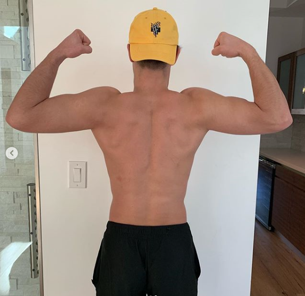 paragayse's tweet image. Cameron Dallas Shirtless
#CameronDallas #Shirtless #Abs