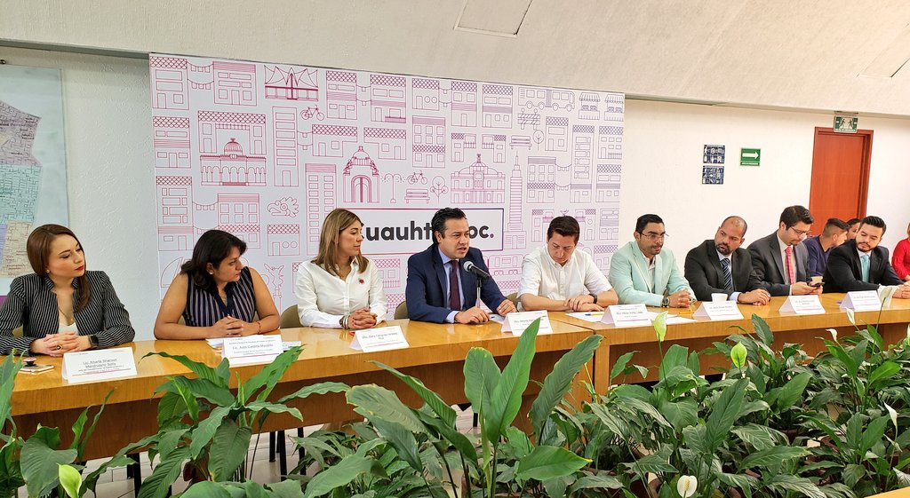 INEAmx's tweet photo. Signamos un convenio de colaboración con @AlcCuauhtemocMx que nos permitirá acercar los servicios del Instituto a las personas de esta demarcación que se encuentran en rezago educativo.
Firman @nenulo y @GerardoMolinaA_ 
#AlianzasQueTransforman 🤝 https://t.co/CIjYsLLDLg