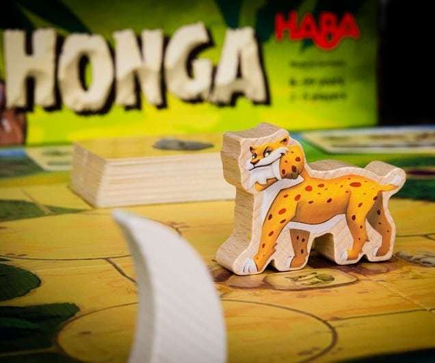 BoardGamerSteph's tweet photo. Honga is a new @habausa game with amazing meeples. They always knock it out of the park with amazing quality and components. Interesting hand management and action selection game. Intro for resource management too. Great family weight game. #honga #habau… https://t.co/p92reD8WfG https://t.co/RusaKxAwk9