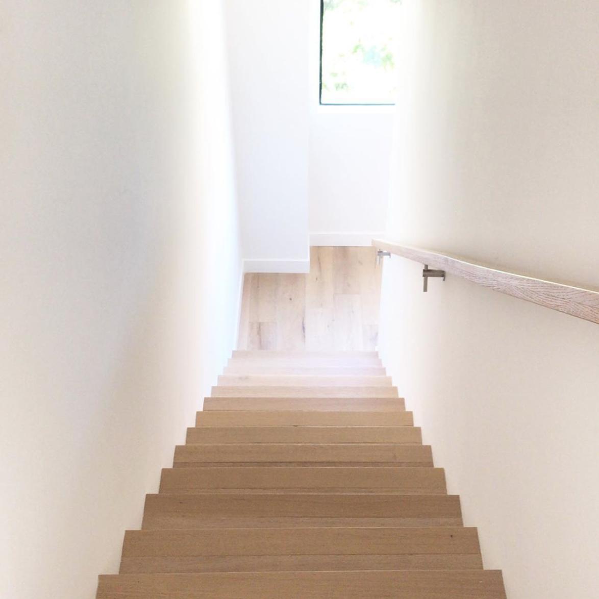 StradellaGroup's tweet image. stepping into a bright week 
#wilton10 #realestatelosangeles #realestatedeveloper #koreatownla #interiordesign #mondayinspiration #stradellalove