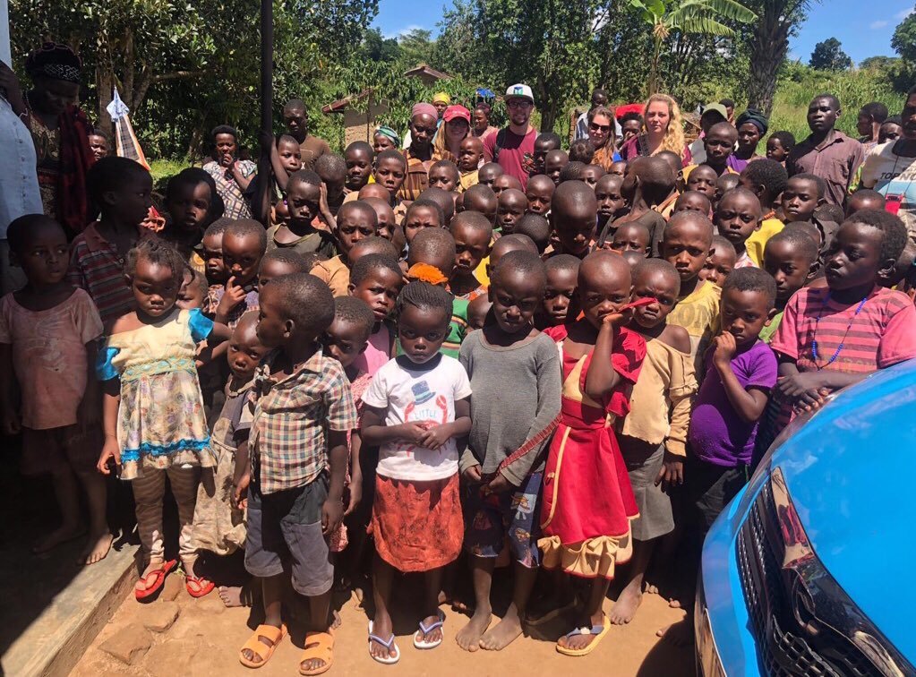 gabi__thompson's tweet photo. I went on a mission trip to Africa and witnessed a village with 0 schools. I am raising money to build a school in Uganda and hope to return to build it and turn these frowns upside down by providing an education! click below to learn more and donate❤️     https://t.co/C9zfPCCxx8 https://t.co/MNzCl8dwP1