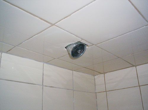 InspectorJoseph's tweet image. That must get confusing when you first enter the shower... It's a game called "Who can find the shower head first". #HomeFail #HomeInspector #NJHomeInspection